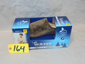 Isotoner Mens Memory Foam Slipper Pebble Brown Size Medium (8-9)