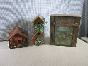 (F-0) 2 Wood Bird Houses and Wall C...