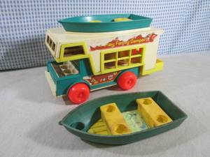 (CS) Vintage Fisher Price Play Fami...