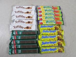 (B-1) 20 Assorted Candy Bars Past D...