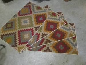 (CS) Lot of 4 Matching Throw Rugs -...