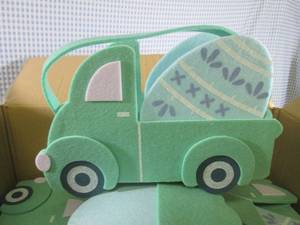 (EW4) Case of 12 Foam Truck Easter ...
