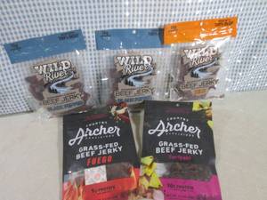 (B-2) 5 Assorted Bags Beef Jerky Pa...