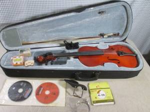 (F-3) Violin with Accessories and C...