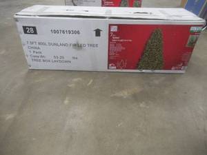 Home Accents Holiday 7.5 ft Dunland Fir Christmas Tree (OPEN BOX)