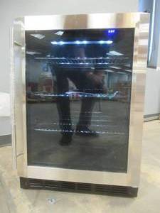 Magic Chef Beverage 23.4 in. 154 (12 oz.) Can Beverage Cooler, Stainless Steel (SCRATCH & DENT, DOOR NEEDS ADJUSTMENT)