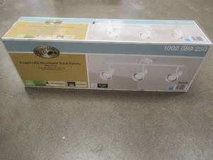 Hampton Bay 1.83 ft. 3-Light Glossy White LED Track Lighting Kit