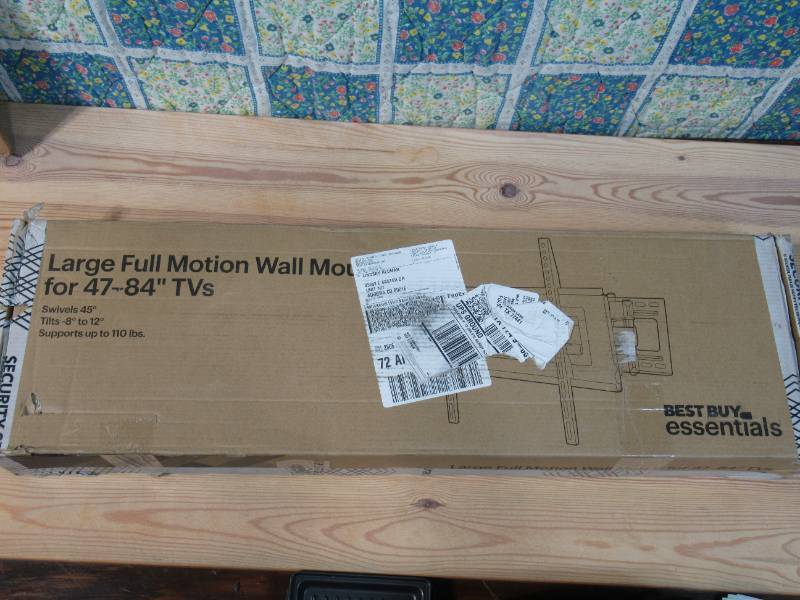 Best Buy essentials - Full Motion TV Wall Mount for 4784 TVs - Black