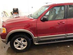 2003 Ford Explorer Eddie Bauer - AWD