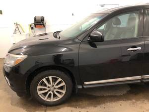 2015 Nissan Pathfinder SL - 4X4