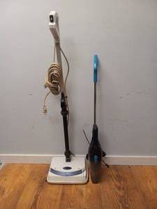 lot 22 image: 2 VACUUM CLEANERS