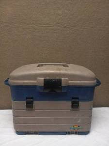 lot 26 image: FLAMBEAU BLUE TACKLE BOX WITH GEAR