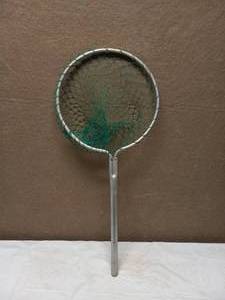 lot 34 image: ALUMINUM HANDLE LANDING FISHING NET GREEN