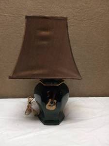 lot 44 image: GUITAR LAMP