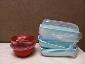 lot 69 image: REUSABLE CONTAINERS