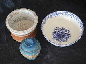 lot 93 image: Ceramic Dcor Curios Group