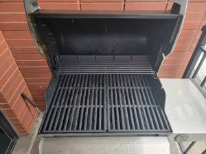 lot 72 image: Spirit II Weber Natural Gas Grill
