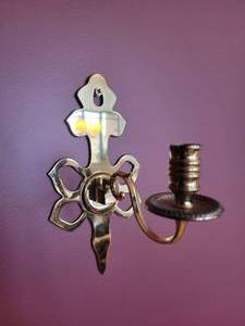 lot 113 image: Brass Wall Sconce Decoration (pair)