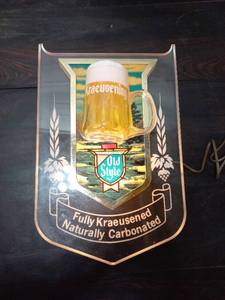 lot 3 image: Old Style Bubbler Lighted Sign