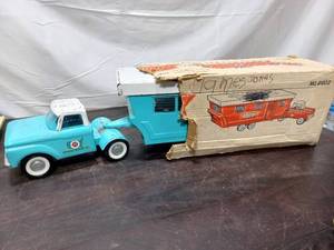lot 13 image: Nylint Mobile Home Toy