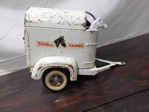 lot 14 image: Tonka Horse Trailer