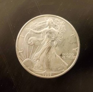 lot 400 image: 1997 Silver Eagle Silver Dollar 1oz 99.9 Fine Coin