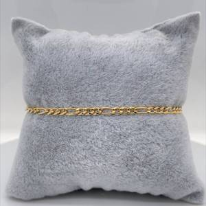 Classic Figaro Chain Link Bracelet Delicate Lightweight in 14k Yellow Gold