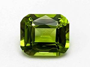 3.12 Carat Natural Peridot Gemstone $858 Retail