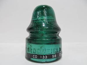 lot 14 image: CD 133 SB Brookfield Emerald Green Glass Insulator