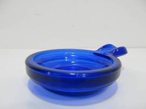 lot 29 image: Orig Christmas 1940 Cobalt Blue Glass Ashtray