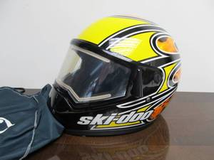 lot 44 image: SKI-DOO Lazer Snowmobile Racing Helmet wCase