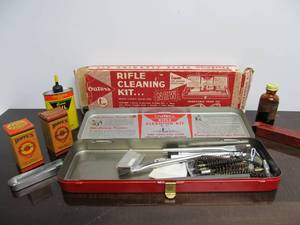 lot 46 image: Nice Vintage OUTERS Gun Cleaning Kit 