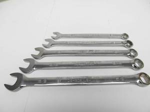 lot 71 image: Set of SNAP ON Combination Wrenches
