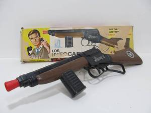 lot 89 image: Vintage Pilen Untouchables Toy Machine Gun