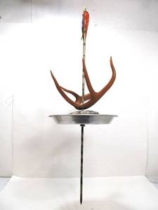 lot 117 image: Very Cool Hand Made Rustic Cabin Decor Bird Feeder wAntler & Arrow 