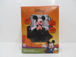 lot 124 image: 5 Tall Outdoor Mickey Mouse Halloween Yard Decoration