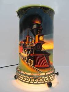 lot 128 image: Vintage 1956 Econolite Railroad Trains Motion Lamp
