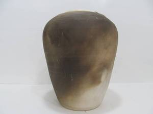lot 131 image: Modernist Ernest Wilmeth II Smoke Fired Art Pottery Vase 10 Signed