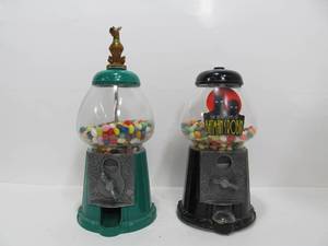 lot 136 image: Metal BATMAN & Scooby Doo CandyGumball Dispenser Machines
