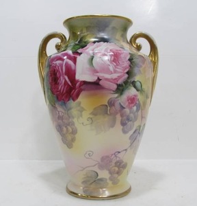 lot 138 image: Excellent Vintage Noritake Japan Double Handled Floral Vase