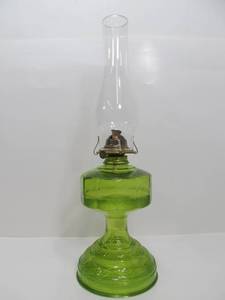 lot 197 image: Vintage Green Glass Oil Lamp