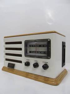 lot 157 image: Working THOMAS Collectors Edition Vintage Style Radio