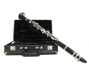 lot 162 image: Very Nice Vintage ARTLEY Clarinet