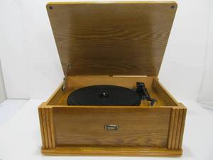 lot 165 image: Working CROSLEY Vintage Style Turntable 