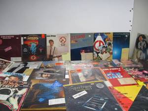 lot 177 image: Estate Lot of GREAT Condition Vintage Vinyl Records #1