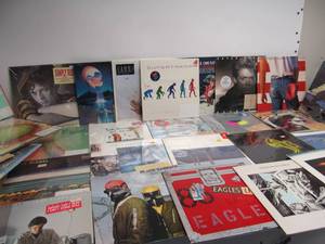 lot 178 image: Estate Lot of GREAT Condition Vintage Vinyl Records #2