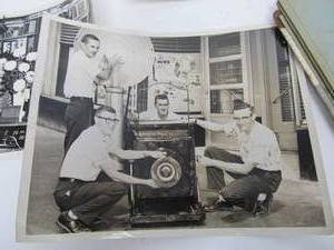 lot 254 image: Estate Lot of Vintage Photos