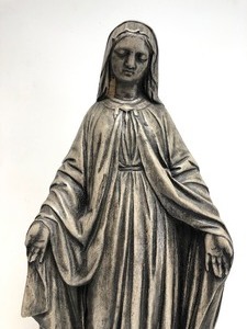 lot 261 image: Large Heavy Cement Mother Mary LawnGarden Statue