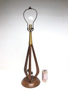 lot 274 image: Mid Century 1950s Sculptural Walnut Table Lamp