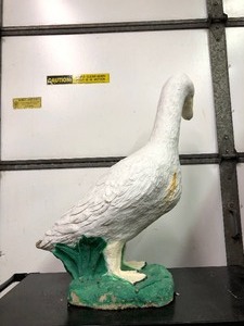 lot 269 image: LARGE Heavy CementConcrete Goose LawnGarden Statue
